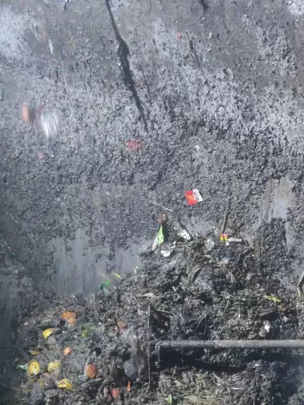 后湖管理区污水池清理