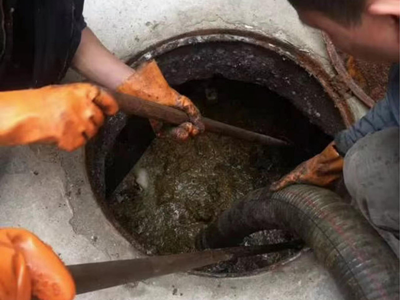 后湖管理区化油池、化粪池清理要做哪些安全措施？